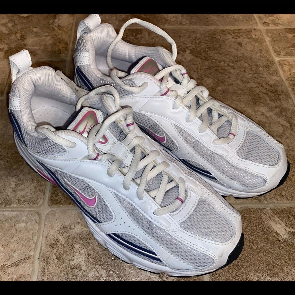 BRAND NEW (no tags/box) Nike Air tennies size 6.5